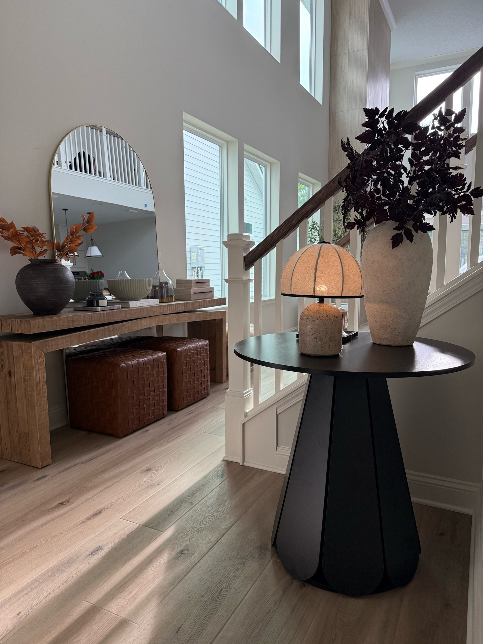 AMAZING deal on my new entry table!! Giving me all the designer vibes but on a budget 🙌🏽

Entryway, black table, side table, console table, fall decor, designer inspired home finds

#LTKHome #LTKSaleAlert #LTKSeasonal