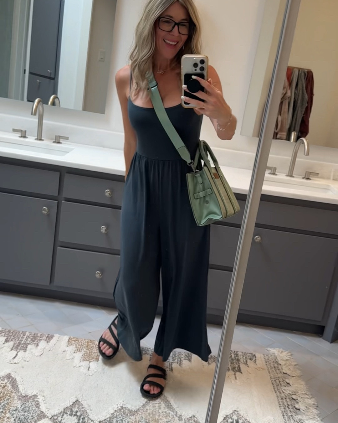 I styled this cute Wrangler tote bag two ways! 😍🙌

#LTKFindsUnder50 #LTKOver40 #LTKStyleTip