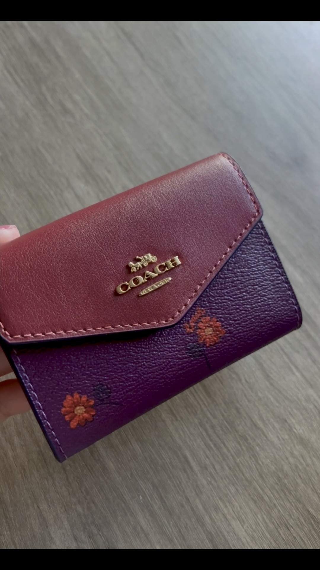 Very simple design, but can house so many cards. This wallet just screams FALL to me!


#fallwallet #favoritecoachwallet #coachwallet #seasonaldesigns

#LTKSeasonal #LTKGiftGuide #LTKfindsunder50