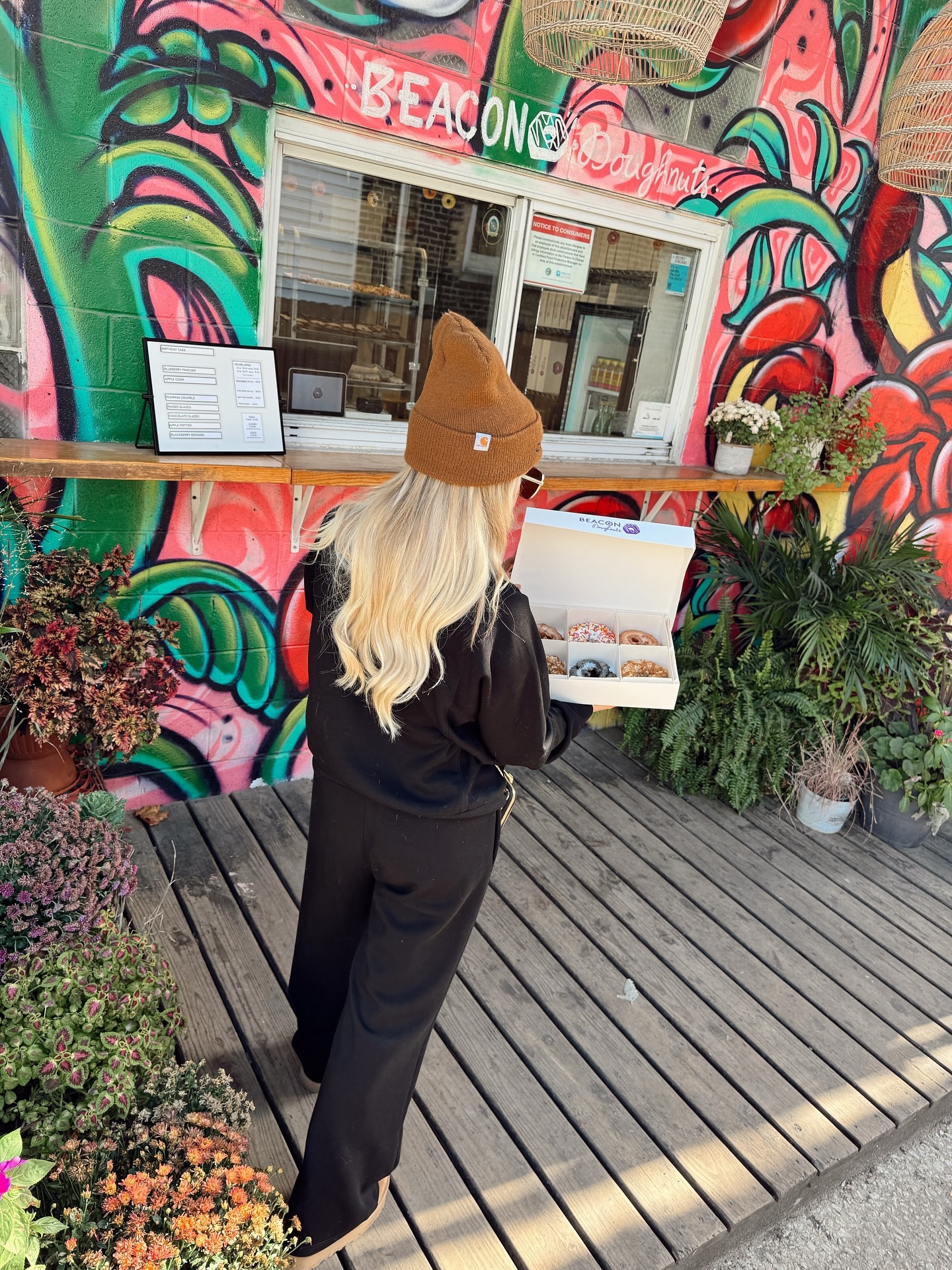 🍩 It’s National Donut Day & I’m sharing some local spots in Chicago and regional that are giving out FREE donuts!

My go-to is cake donuts but make it pumpkin 🎃 

@firecakes —> FREE sprinkle donut w/ any purchase. 

@stansdonutschicago —> FREE mini donut also available at Stan’s Mariano’s locations. 

@clydesdonuts FREE donut + coffee event in the South Loop (at Jewel-Osco’s parking lot, 1340 S. Canal St) from 10 AM-12 PM 

Fall boots, lounge set  

#NationalDonutDay #ChicagoFoodie #FreeDonut #ChicagoEats