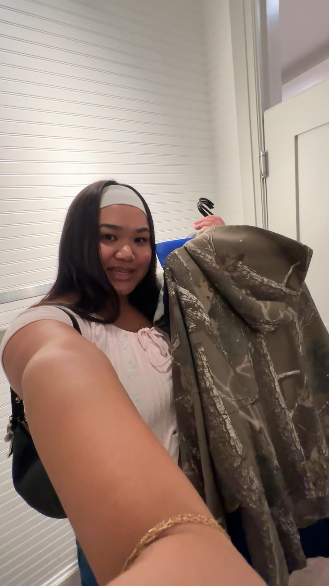 Abercrombie try on haul

#LTKSeasonal #LTKVideo #LTKplussize