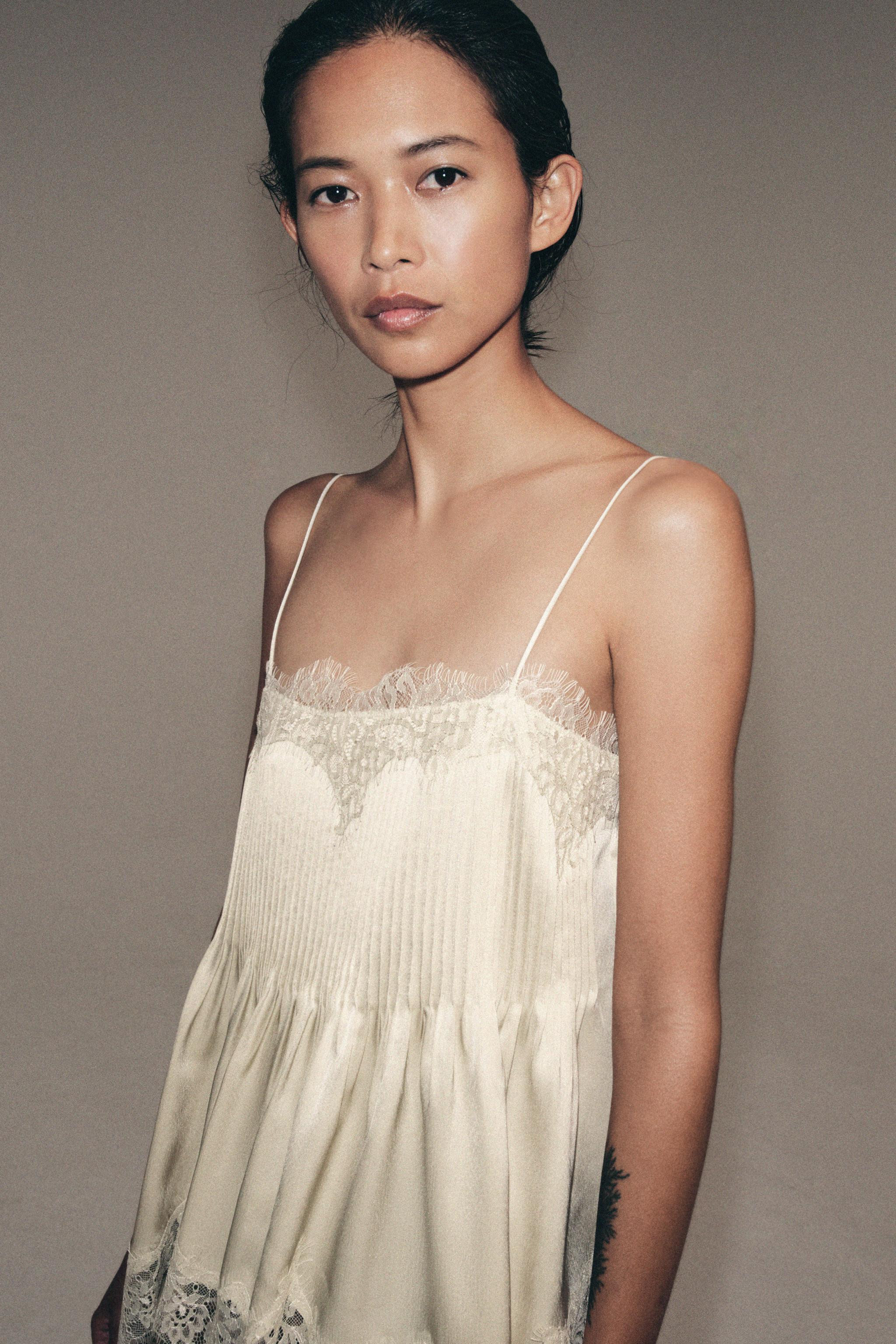 TOP IN LINGERIE-OPTIK MIT SPITZE ZW COLLECTION | Zara DE