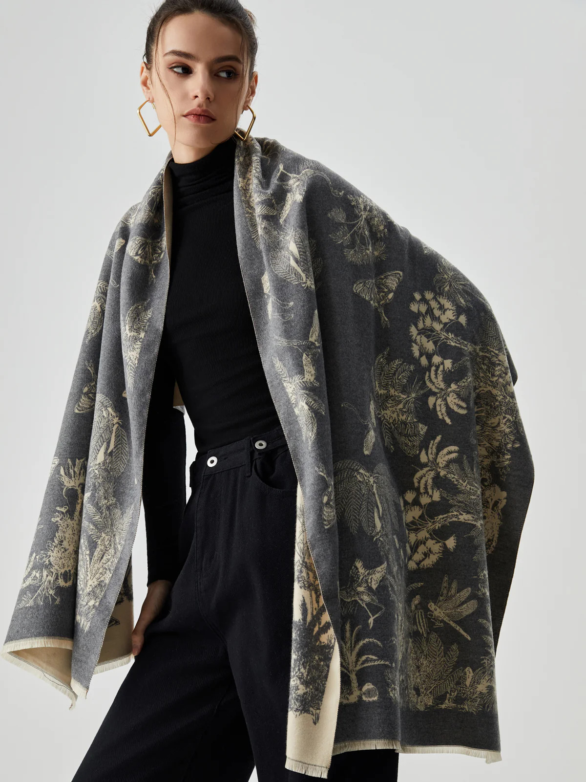 Double Face Jacquard Tassel Scarf | Commense