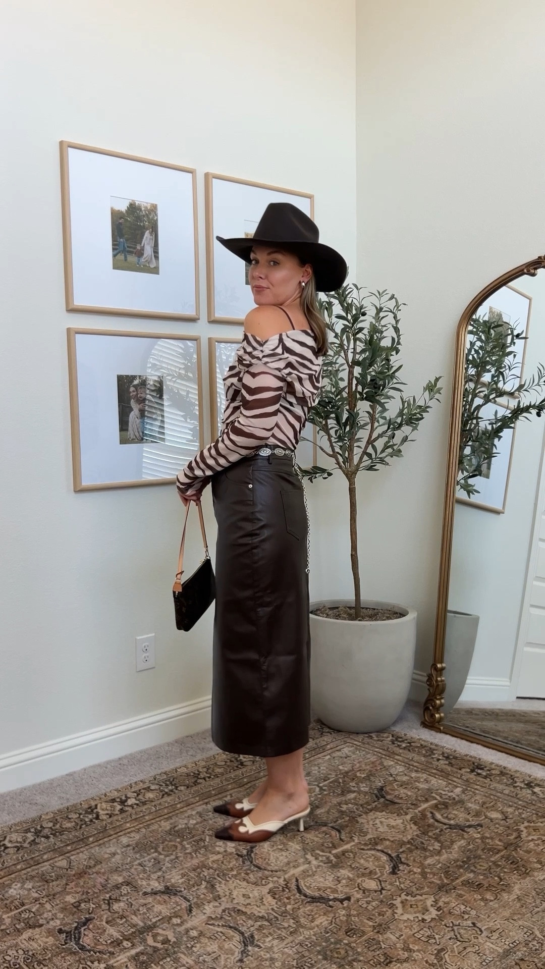 part two of our rodeo outfits series! 🤠🦓✨ had to give y’all a dressy one & really just wanted an excuse to style this top 🤪 

Follow along on IG & TT for more looks! 🫶🏼


#westernfashion #rodeofashion #styleinspo western fashion, Houston rodeo, #houstonrodeo #rodeohouston 

#LTKSeasonal #LTKTall #LTKootd