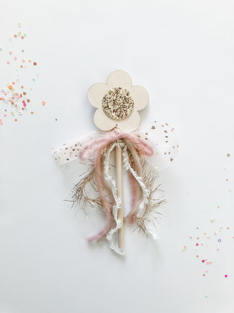 Mini Flower Wand//magicwand•Daisy wand•woodenwand•flower wand•Starwand•magical•makebe... | Etsy (US)