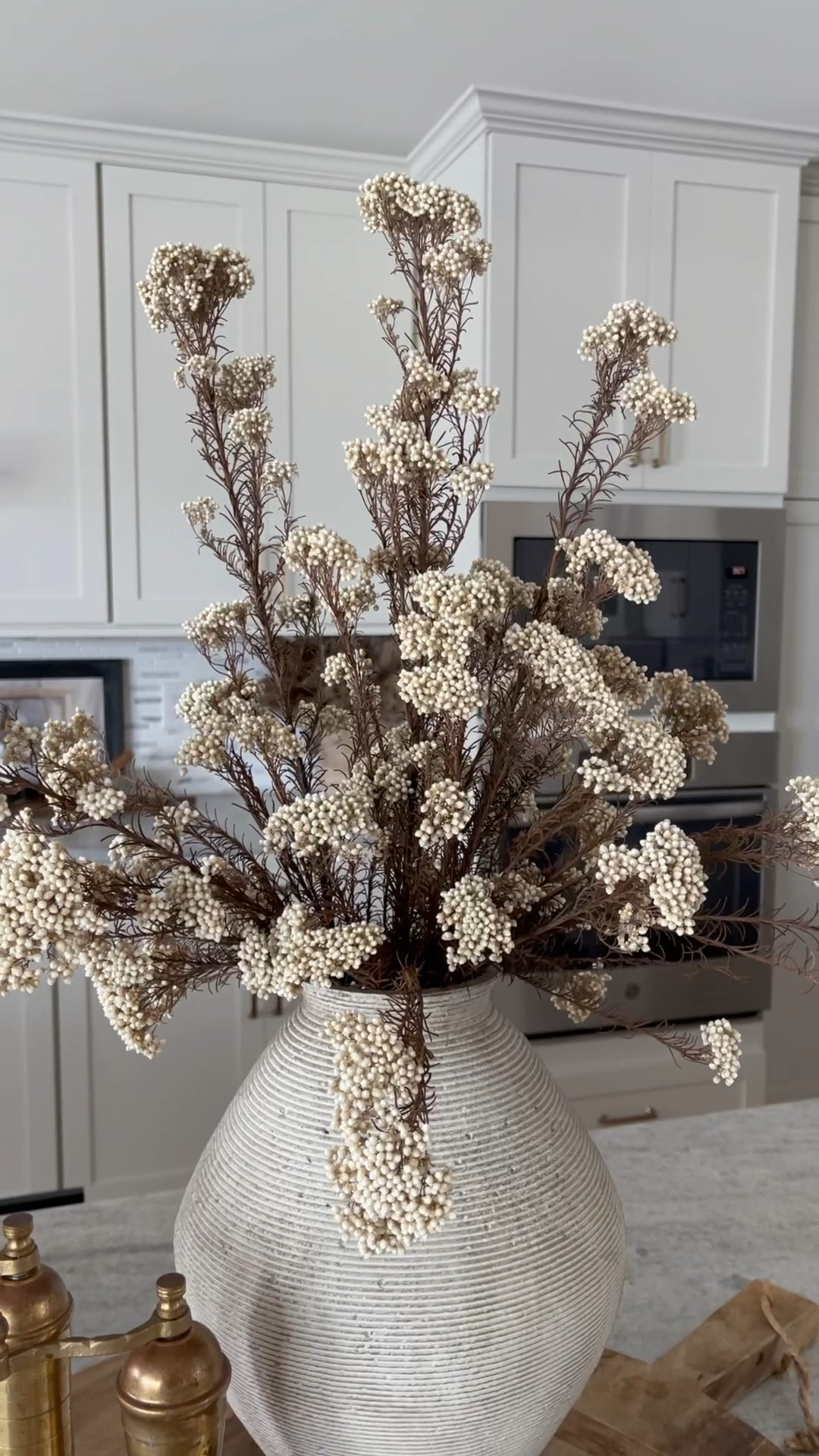 Fall Stems
Cream vase, dried stems, leaf plates, accessories, budget friendly, neutral decor, transitional decor, home decor, fall arrangement, fall decor #target #amazonhome

#LTKSeasonal #LTKFind #LTKhome
