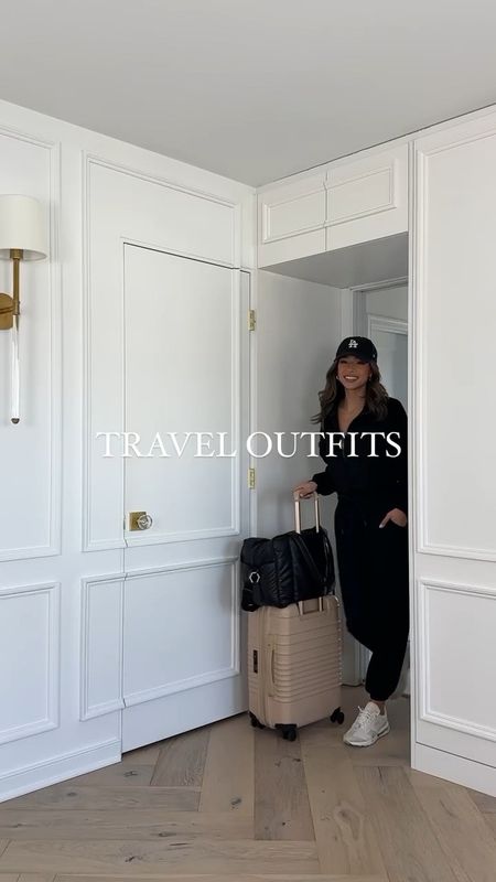 Travel Outfits ✈️ Use code AFNENA for 20% OFF on TOP of sitewide discounts, including 30% OFF activewear 🙌🏽

Abercrombie sale
Abercrombie code 
Athleisure 
Workout outfit 
Errands outfit 

#LTKfitness #LTKfindsunder100 #LTKstyletip