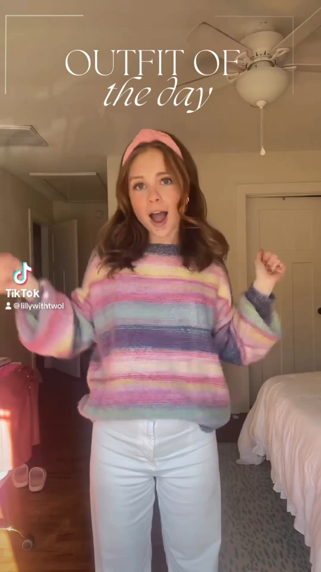 I wore this to my birthday brunch and it’s one of my favorites! The headband brings it all together 🩷 #outfit #brunch #brunchoutfit #colorfulsweater #sweater #winteroutfit #colorfulstyle #knotheadband #knottedheadband #girlsday #boutiquesweater #zara #zarapants #fashion #fashiongirl 