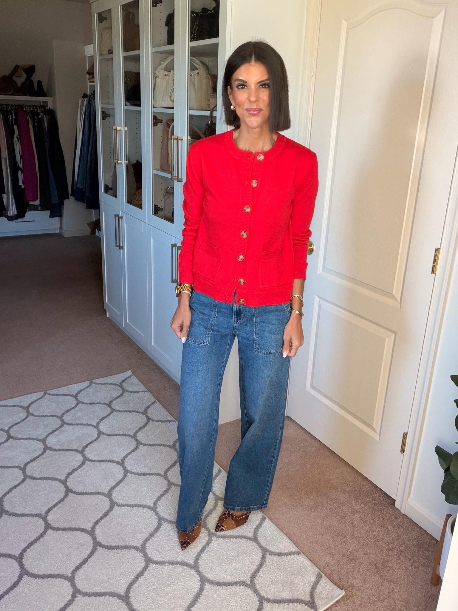 @Walmart sale! Jeans on sale for $20! Sweater on sale for $13! Size xs
Size 0 in jeans, size down if in between