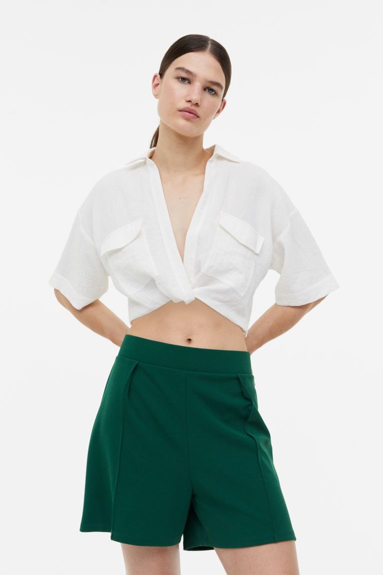 Pleat-detail Shorts - Dark green - Ladies | H&M US | H&M (US + CA)