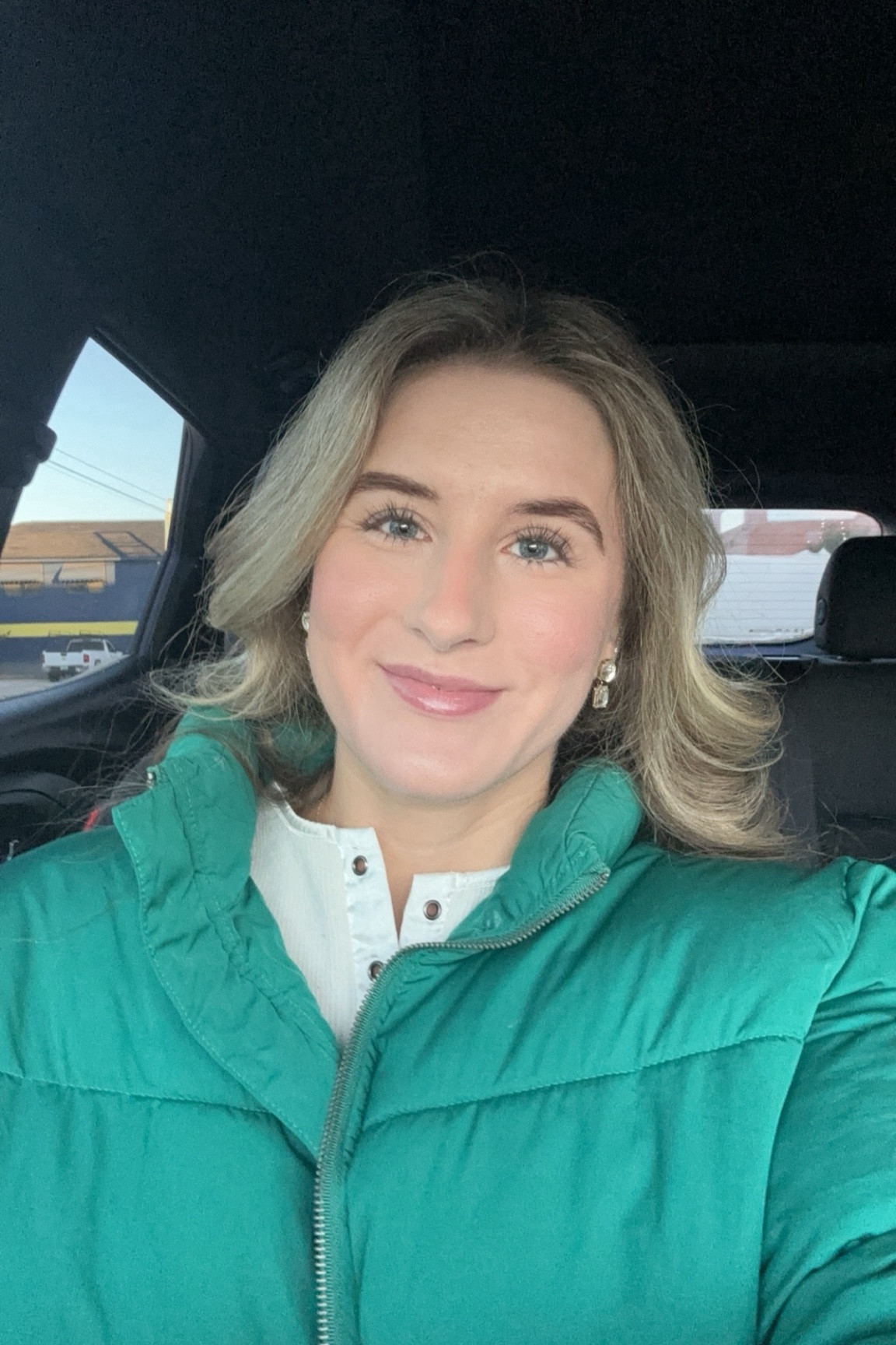 heatless curls and simple makeup for the win!!
loved how these curls turned out! sometimes they are a hit or miss! 

#curls #heatless #makeup #beauty #routine #simple #rose #pink

#LTKU #LTKworkwear #LTKbeauty