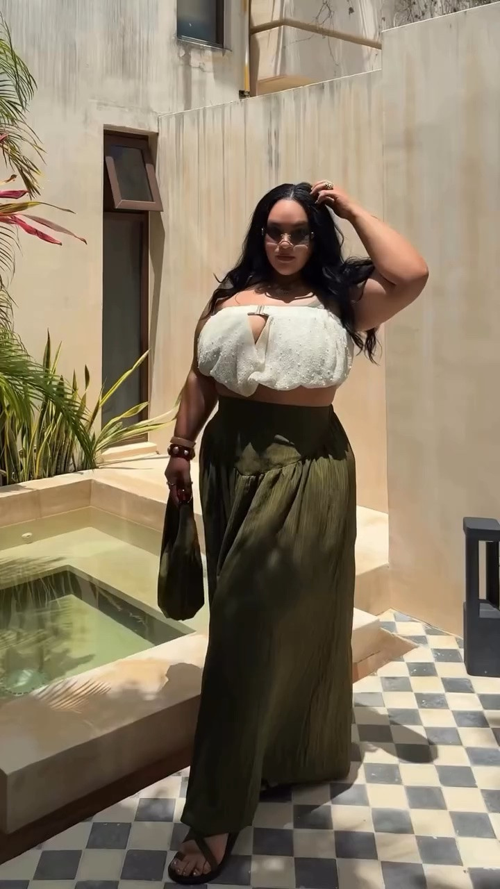 #ad Body dando, outfit fluyendo… yeah, I’m not explaining 🤍🌴
Soft life pero conmigo siempre se siente un poco más caro. 

🔎 SEARCH & follow Radiana, Firerie CURVE, Maweii
✨ code: 4CUStayleedecastro184

🆔 item codes: 305838352 | 391330764

💬 comenta “LINK” y te lo mando directo 🤍

#SHEINCurve #SHEINtrends #ad
@sheinofficial @shein_us @sheincurve