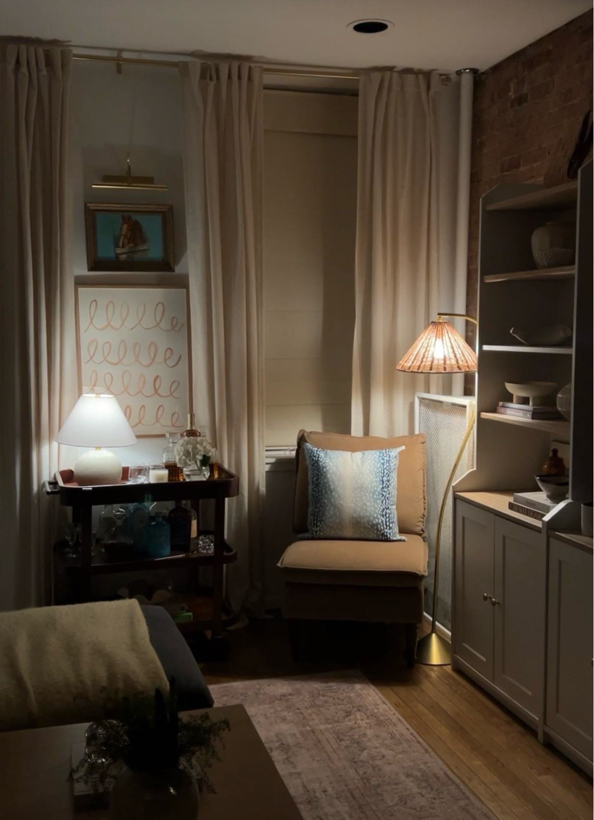 cozy vibes only ✨ #homefinds #ltkhomefinds #interiordesign #livingroom #livingroomdecor 

#LTKhome #LTKfindsunder50 #LTKfindsunder100