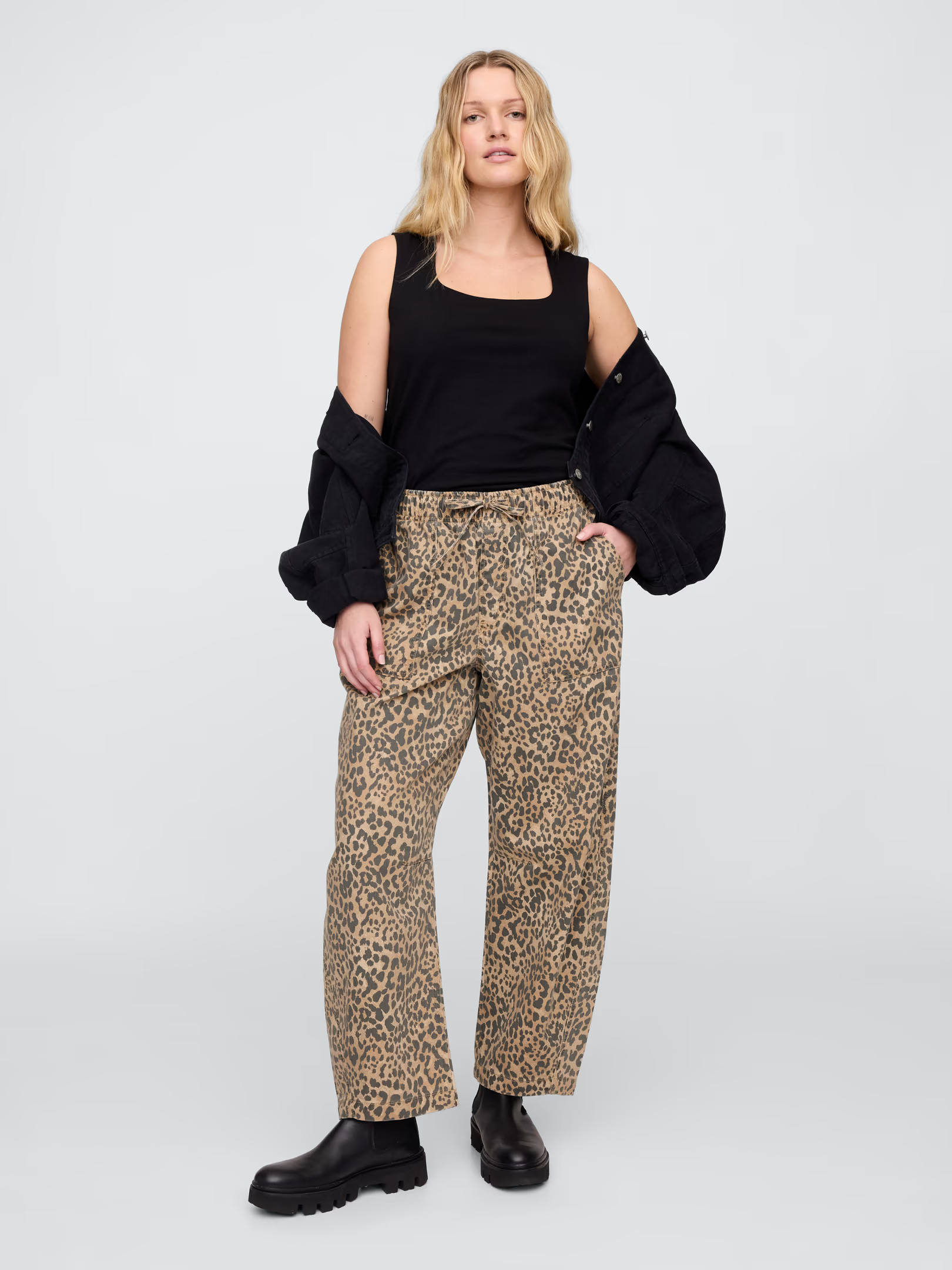 Mid Rise Soft Pull-On Barrel Jeans | Gap Factory
