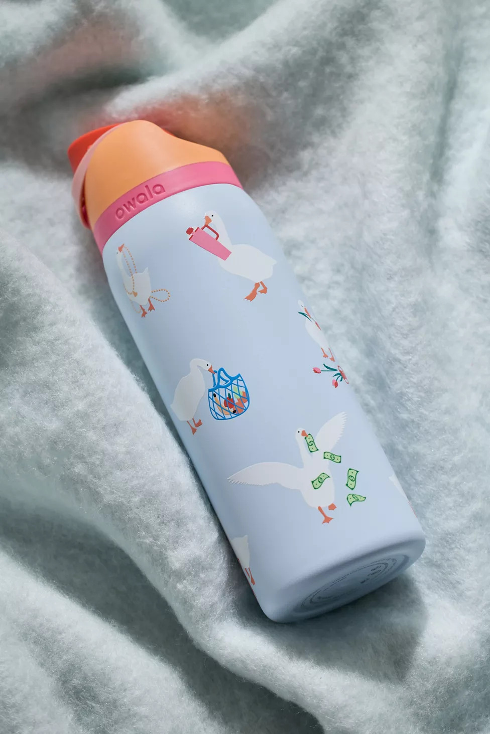 Owala UO Exclusive Silly Goose FreeSip 32 oz Water Bottle | Urban Outfitters (US and RoW)
