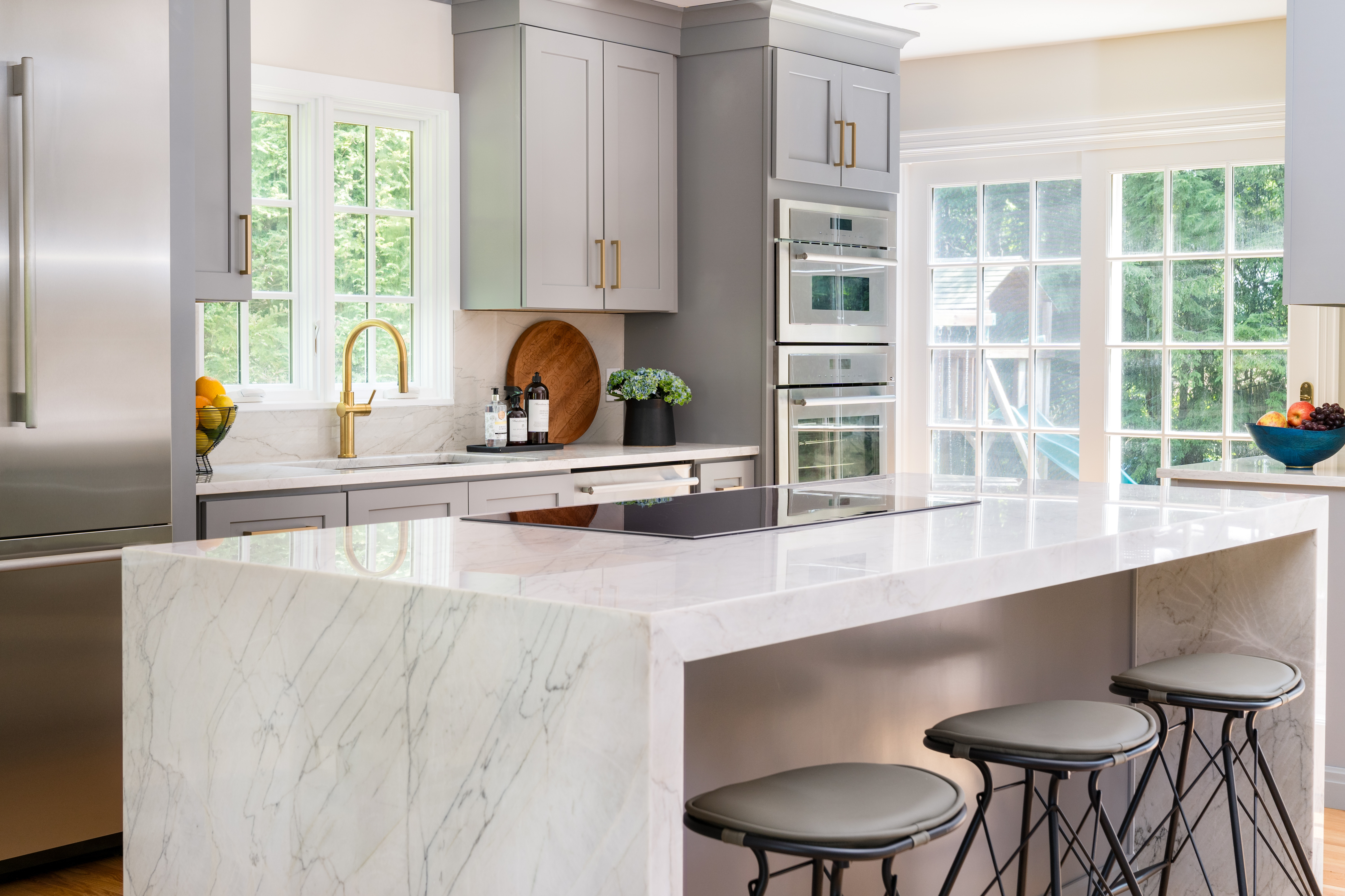 We're in the full swing of the holidays now! Whether you're still preparing for Thanksgiving, or you already have your Christmas decor out, you're going to need good kitchenware for all the festivities and feasts! We've pulled essential holiday baking utensils and appliances so you can bake to your hearts content. And make sure to shop now during the LTK Cyber Week sale! 	 

 

#LTKCyberWeek #LTKHoliday #LTKHome