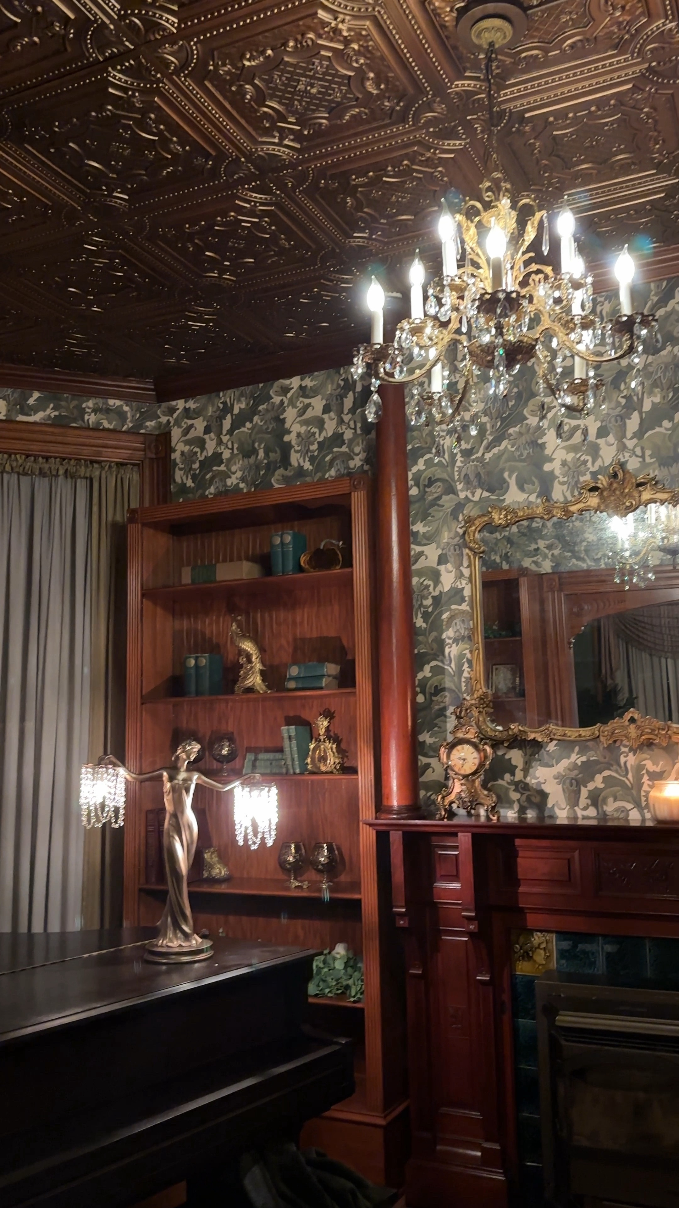 Links go items in the breathtaking library. 

#LTKhome