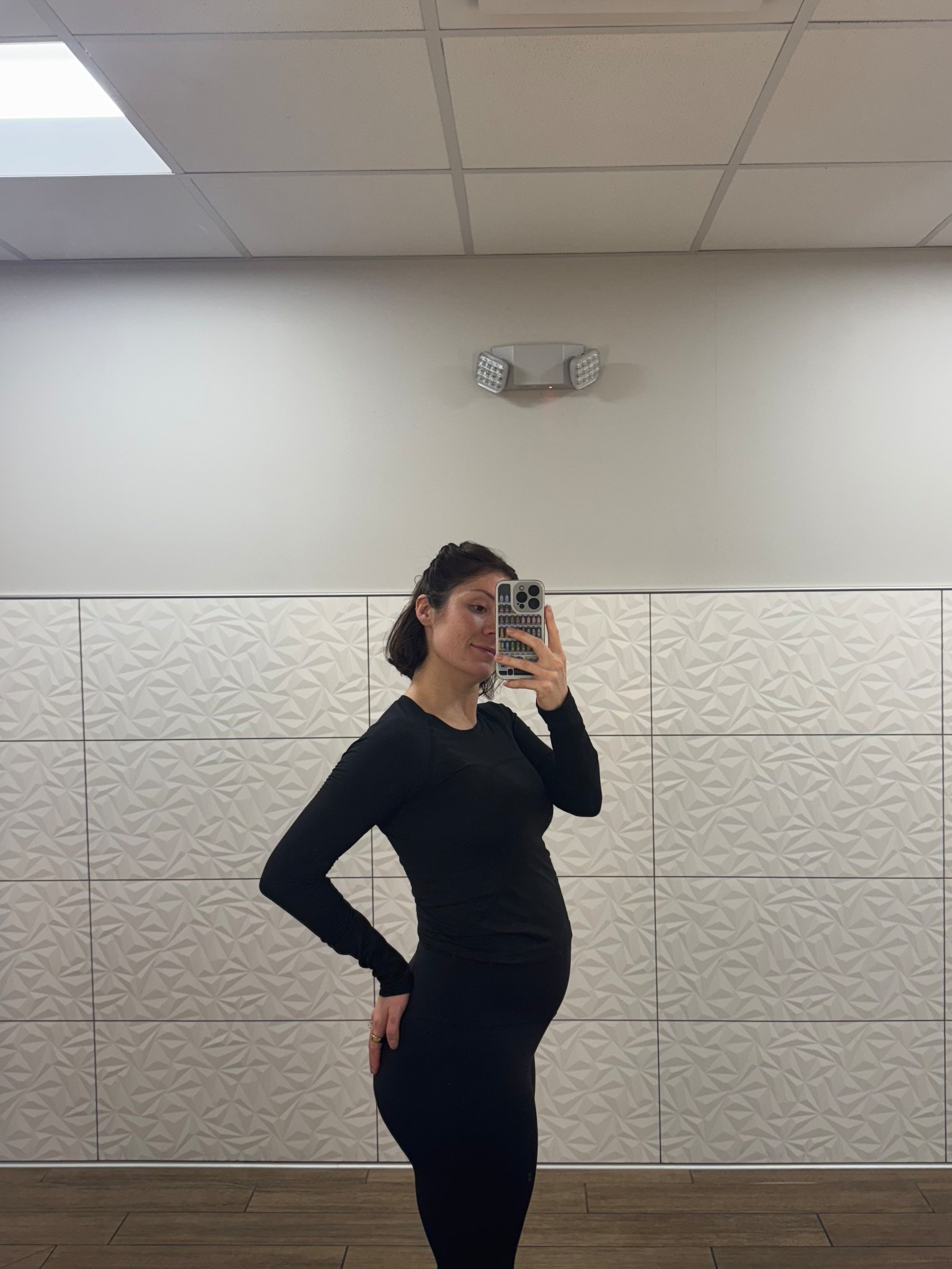 22 weeks gym fit 
Lululemon 
Align 
Flare fit leggings 

#LTKmomlife #LTKActive #LTKHoliday