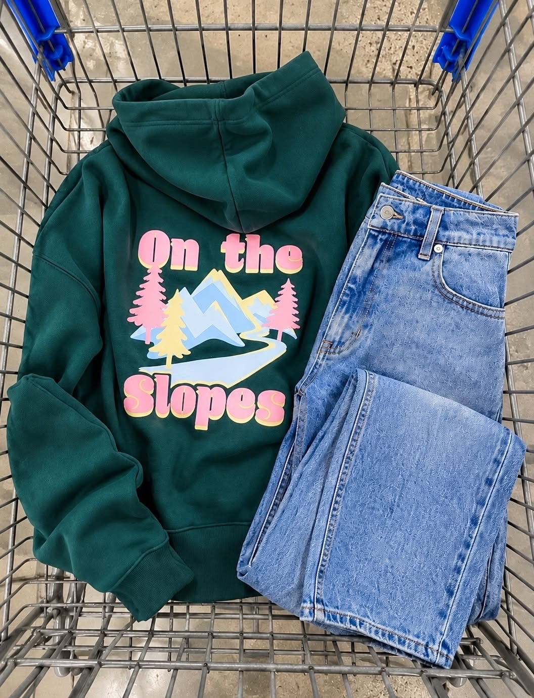 How cute is this new graphic hoodie from Walmart?!😍 Love the art on the back of the hoodie. Check out more styles online!