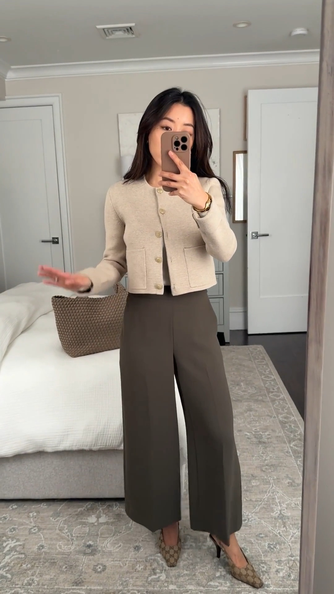 our favorite no wrinkle pants in a cropped, clean front version

• aritzia drape pant size 0. I’m between 00 and 0 for Aritzia effortless pants and take the bigger size for a little room, since the brand runs slightly small. 

0 measures: 12.5” across waist, 10.5” rise, 23.5” inseam

• Notable cardigan sweater jacket xxs, runs slim, structured material very petite friendly cropped fit. Sleeves are long so folded up here.

• Homestretch ribbed tee xs, fitted so I size up

Petite friendly, corporate style , wide leg pants, business casual office outfit idea , workwear fashion 

 

#LTKootd #LTKPetite #LTKWorkwear