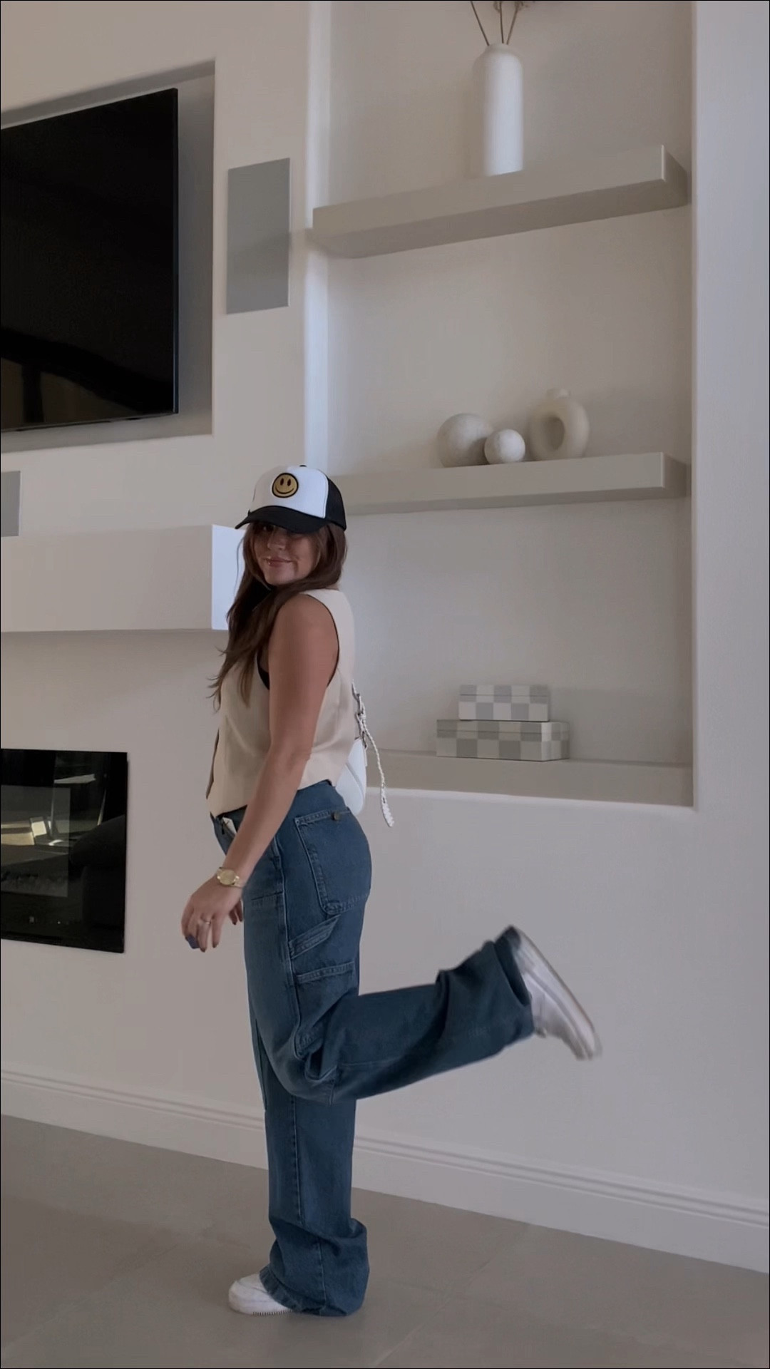 Vest: M (TTS)
Jeans: 29 (sized up 1 size)
Shoes: TTS


Jeans: ZARA WORKER ZW JEANS MID-BLUE (0/6840/289/427/40)

#LTKunder100 #LTKstyletip #LTKunder50