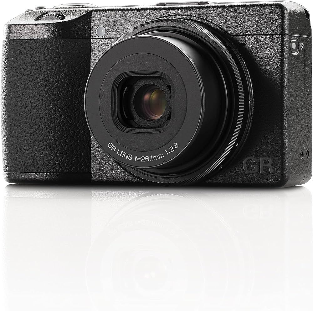 Ricoh GR IIIx Digital Camera [Focal length 40mm] [Equipped with24.2M APS-C size large CMOS sensor... | Amazon (UK)