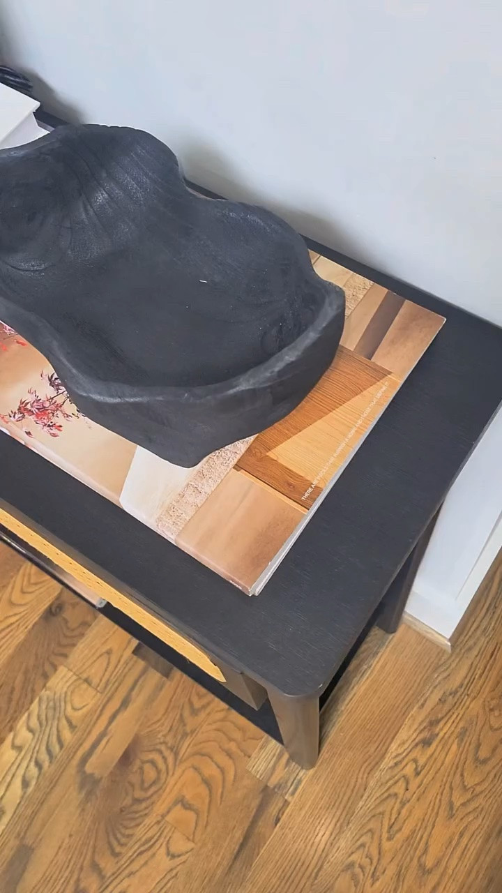 Este hermoso cuenco decorativo de madera de roble en color negro es perfecto para la entrada de tu hogar, la mesa del comedor o cualquier rincón que necesite un toque elegante y acogedor. 🖤🌿

Me encanta cómo combina funcionalidad y decoración en un solo accesorio! ✨

Lo encuentras en mi Amazon Storefront. Link en mi bio. 🛒🤎

#AmazonFinds #AmazonHome #HomeDecor #FarmhouseDecor #dndecoration

#LTKHome #LTKSeasonal #LTKU