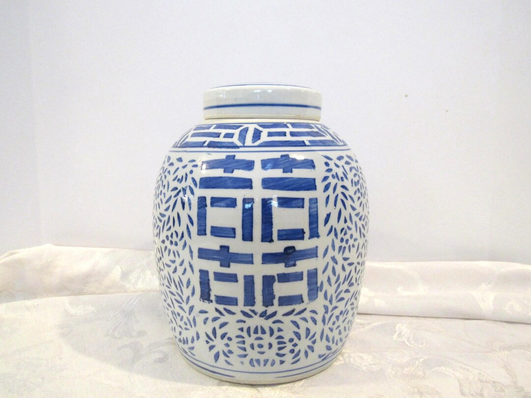 Vintage Asian Double Happiness Temple Jar With Lid, Blue and White Ceramic Ginger Jar, Blue and W... | Etsy (US)