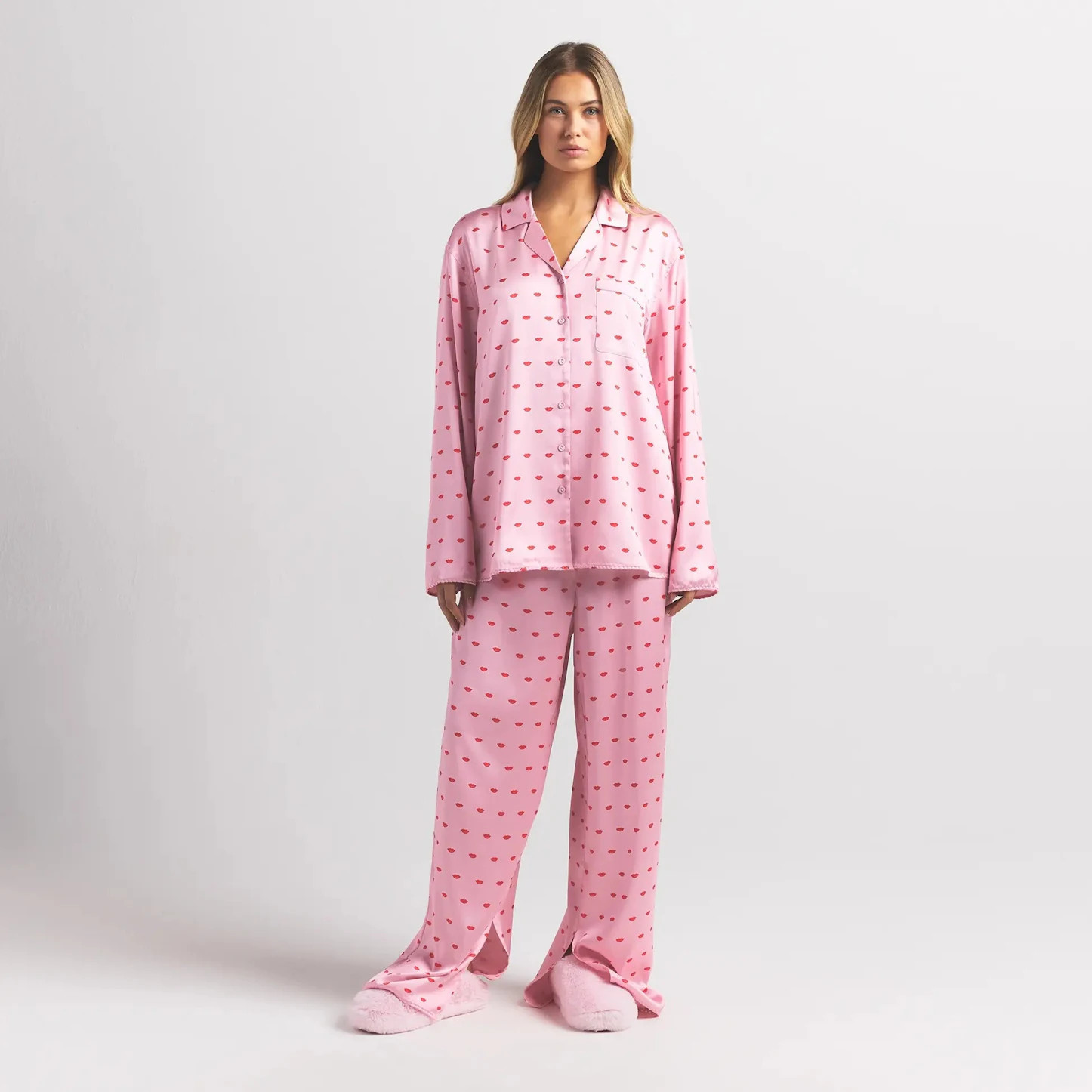 WOVEN SHINE LONG SLEEP SET | HALITE KIMS LIPS PRINT | SKIMS | SKIMS (US)