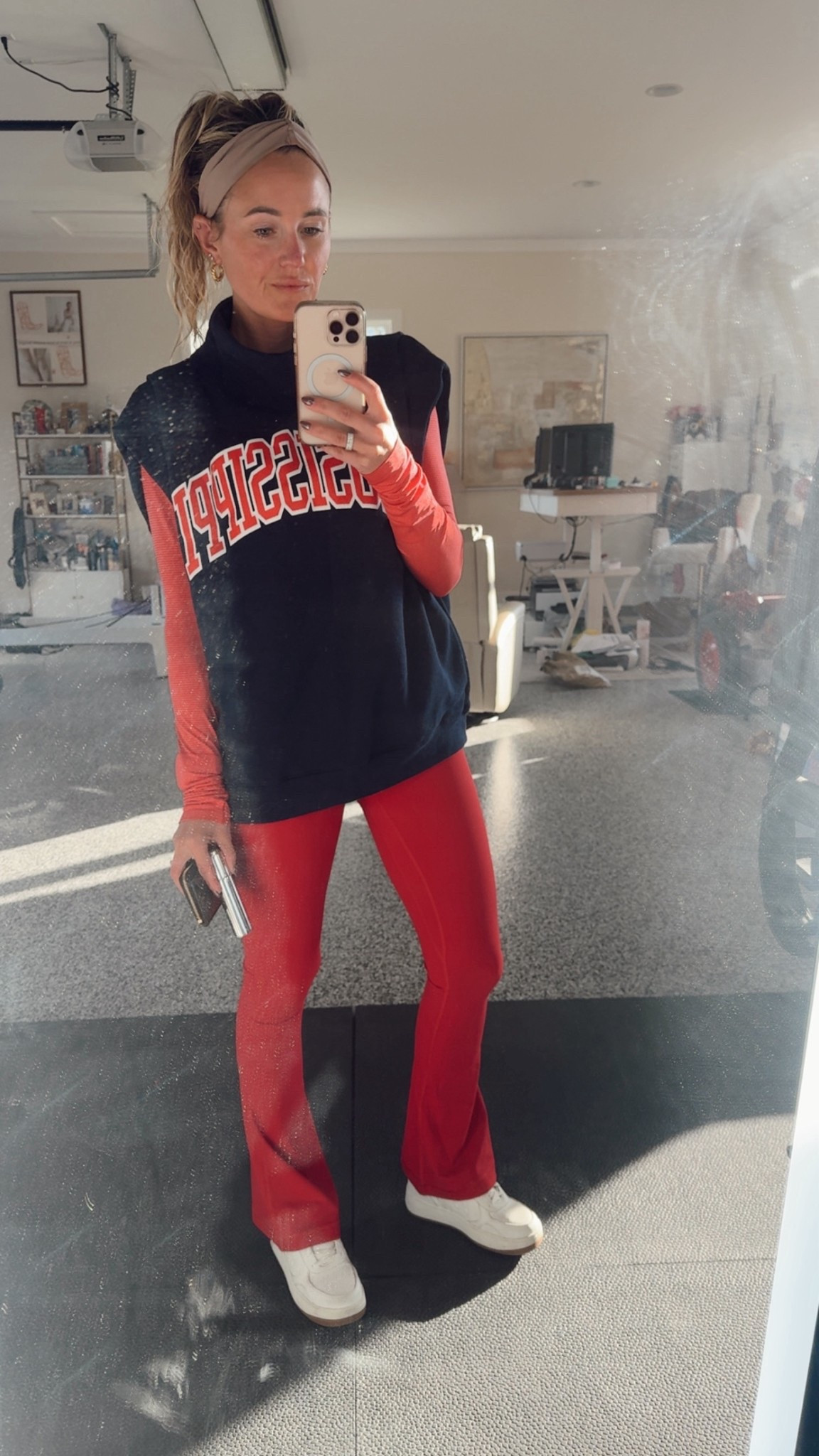 4 miles complete. Protein pancakes made. Morning meetings completed. Hair/scalp oil treatment in finished off by a cute, yet comfy outfit. Wearing size 6 in pants and swiftly 