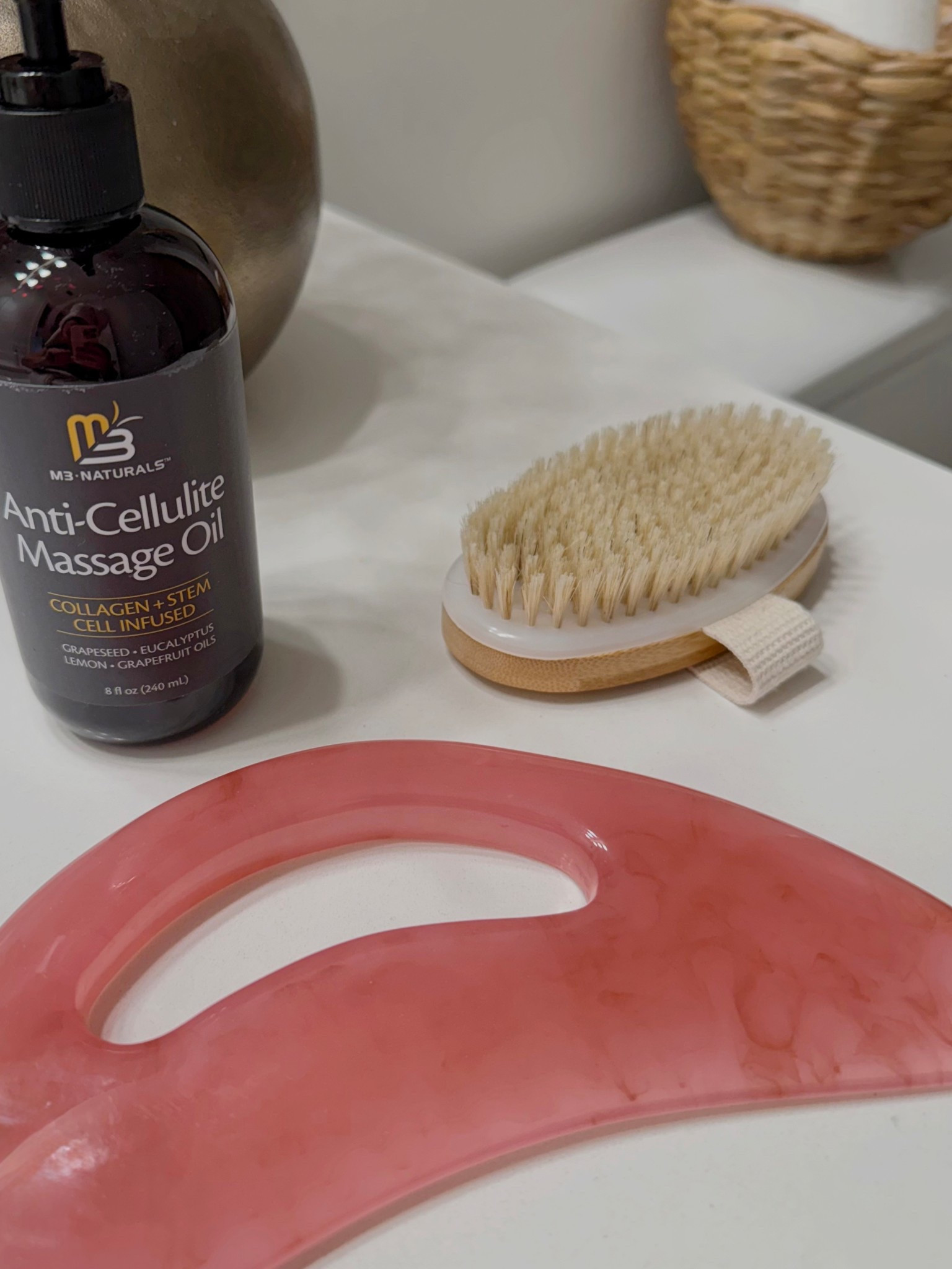 Just finished a morning workout came home and this has become my new favorite thing to do before showering. I’ve been doing the dry brushing for a while, but now I’ve added this oil and massage tool for my legs and stomach area! 


Daily routine, skin care, self care, body oil 

#amazon #amazonfinds 

#LTKBeauty