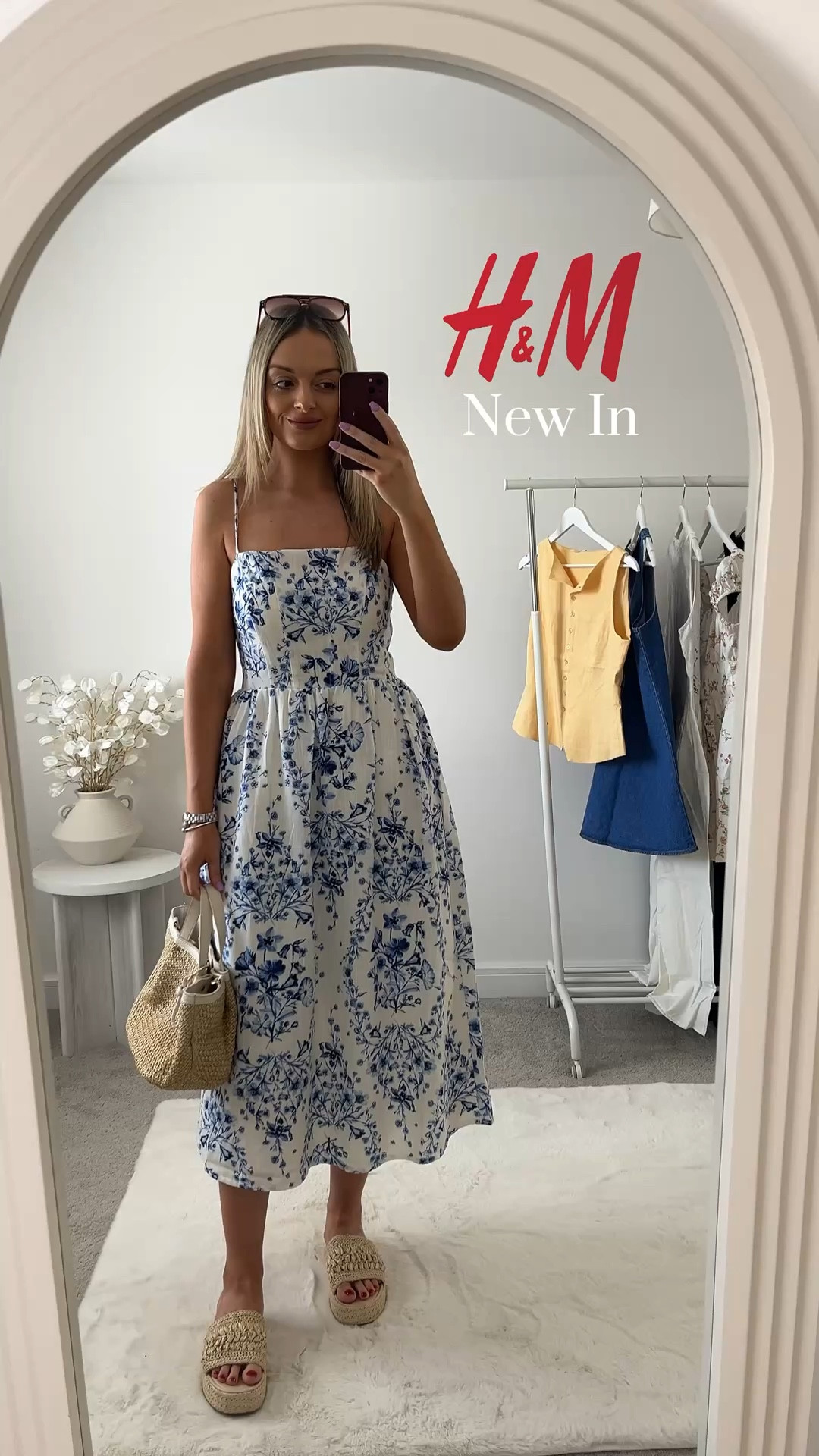 H&M New In Summer Dress 🩵🌼

How gorgeous is this floral strappy midi dress for the summer it would be gorgeous paired with sandals or wedges 🫶

Summer fashion summer dress summer style 

#LTKuk #LTKspring #LTKeurope
