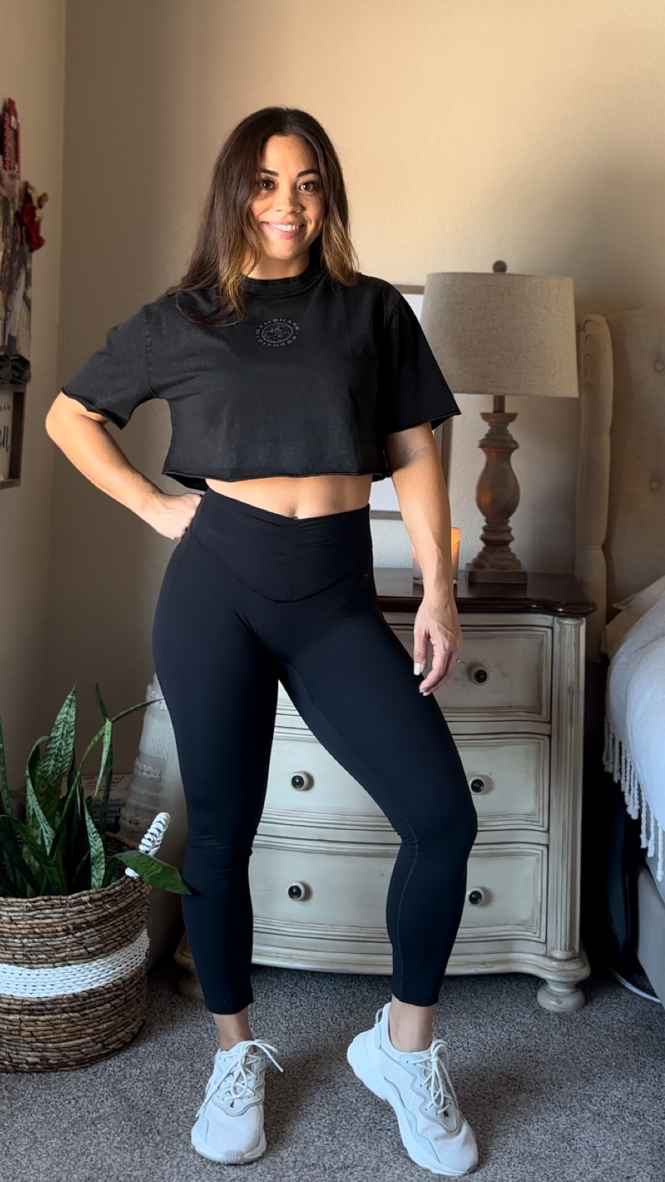These pants have a scrunch waste detail that is so cute and flattering! This legacy crop from Gymshark is soooo soft!!