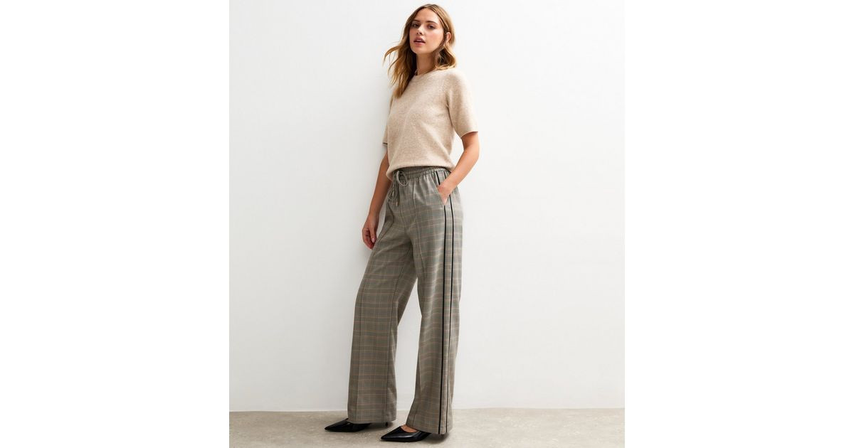 Black Check Side Stripe Wide Leg Trousers | New Look | New Look (UK)