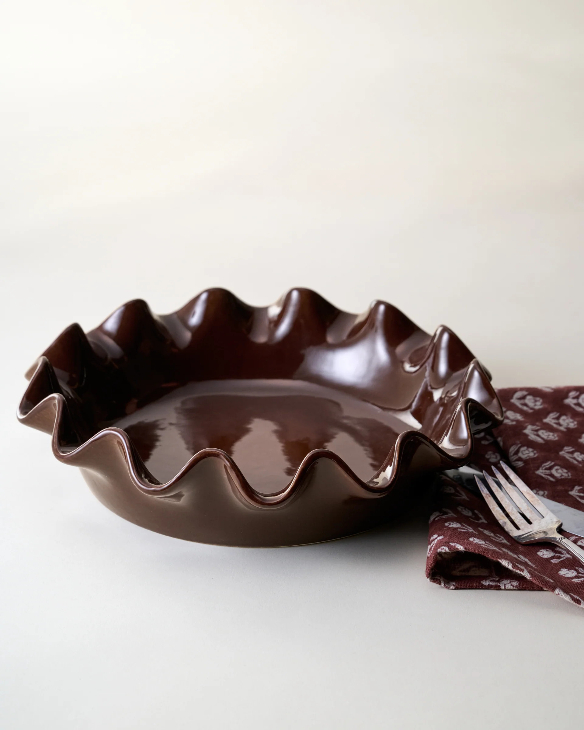 Chocolate Scalloped Pie Dish | Magnolia