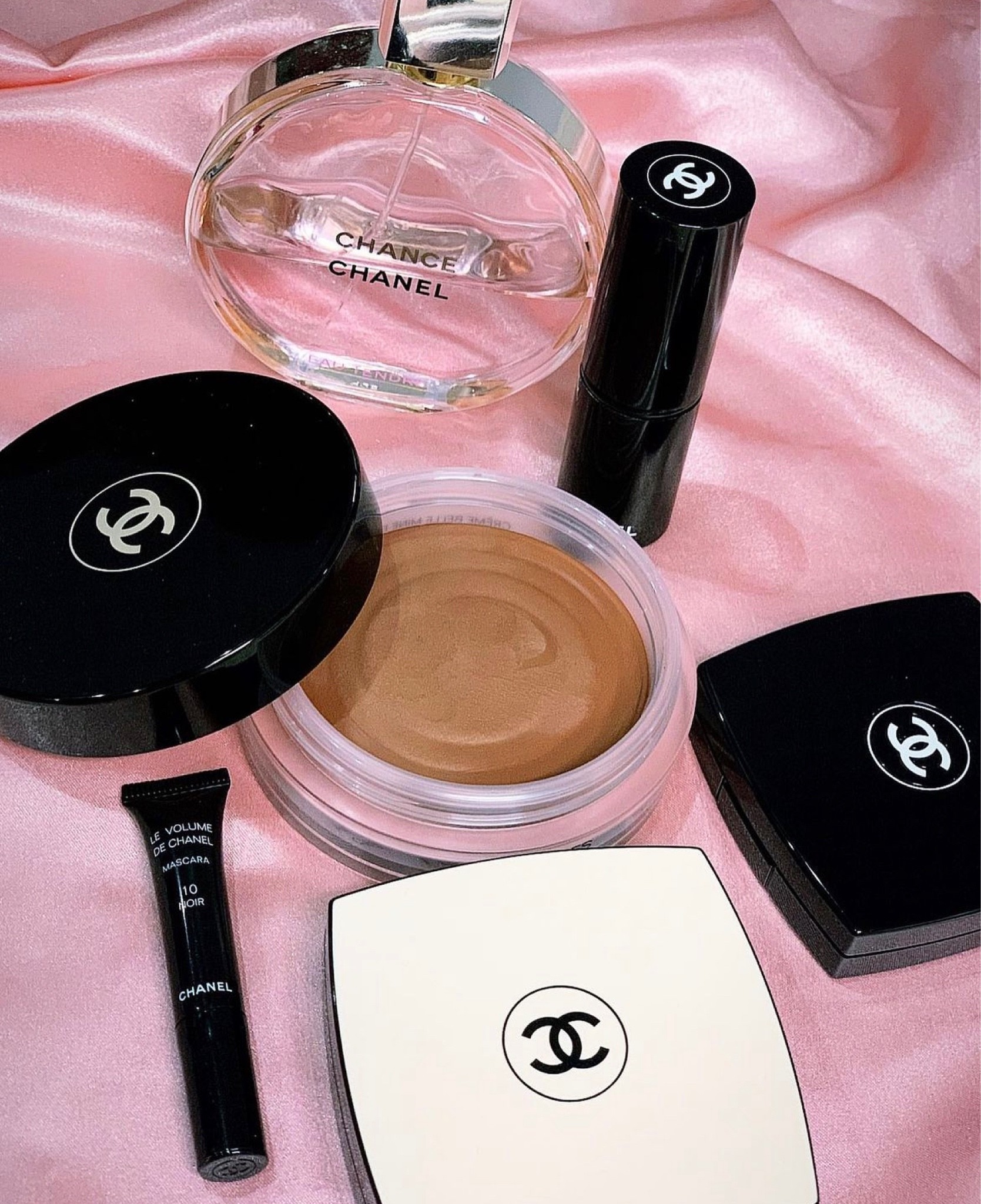 Chanel Makeup

#LTKbeauty #LTKSeasonal