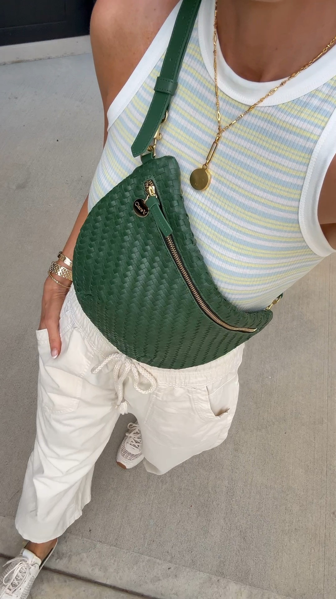 Casual cute summer fit. Mom friendly outfit. I'm wearing size xs in pants size down they run a tad large