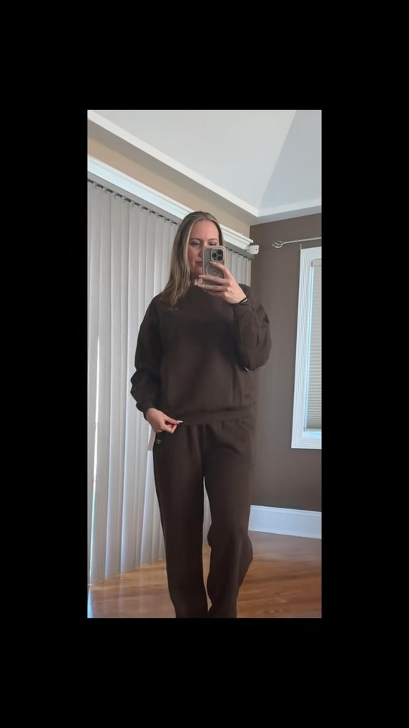 Alo Espresso - Accolade crew sweatshirt and sweatpants 


#LTKStyleTip #LTKFindsUnder100 #LTKTall