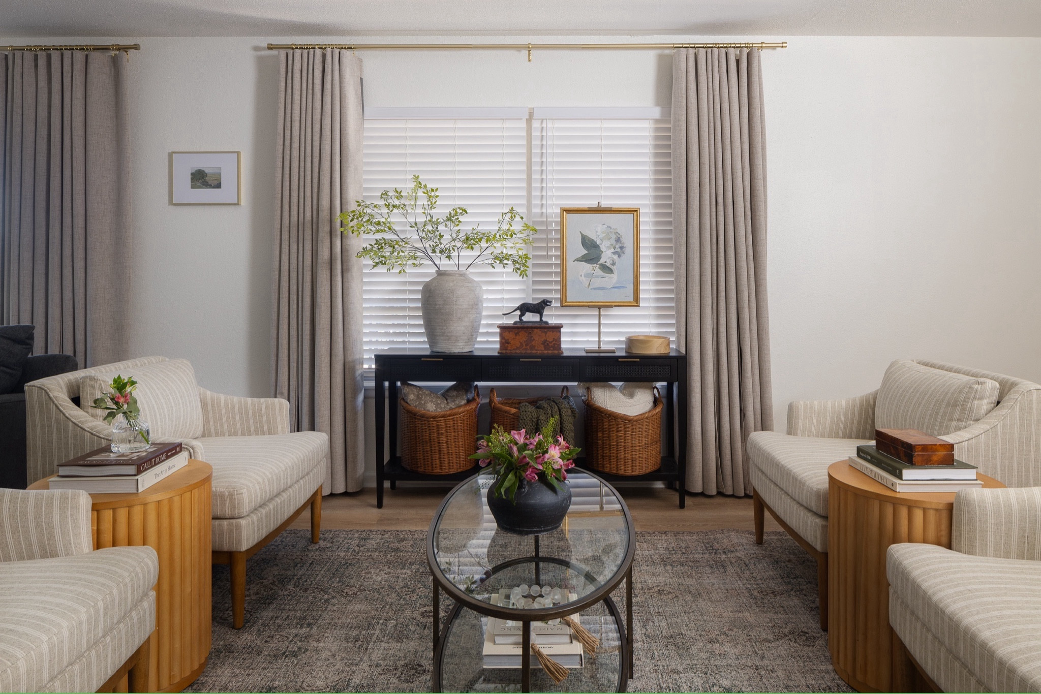 Smiles and Pearls has launched her new Airbnb. Candice went with a modern vintage design for this rancher. 

Home design, modern home decor, Airbnb superhost, home decor, target home record Amazon home finds, Amazon home decor, Studio McGee, Threshold, Target home, Target home finds, Target run, Airbnb host, Magnolia Hearth and Hand, Home Depot, Home Depot furniture, living room, bedroom, coffee table

#LTKstyletip #LTKhome #LTKplussize