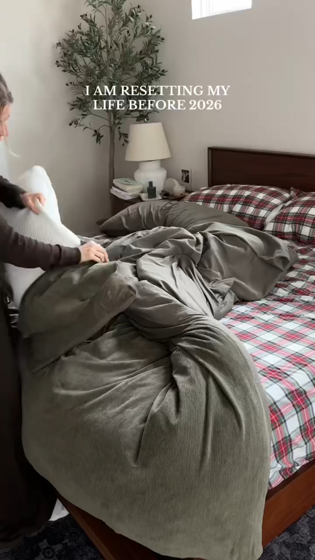 I am resetting my life before 2026… here’s day one!!! What are you needing to organize / declutter before the new year??? I want to hear!!! Next up: kitchen, coffee bar & pantry

#LTKgrwm #LTKdayinmylife #LTKHome