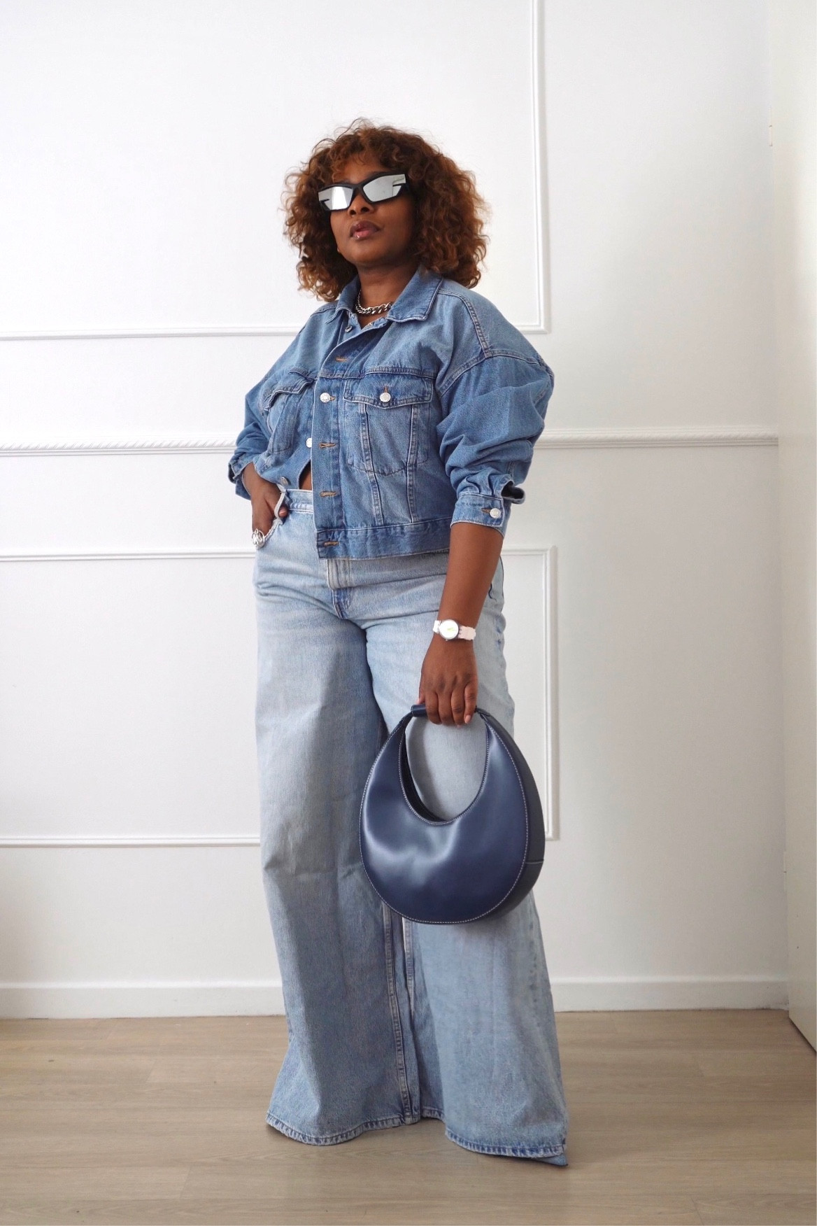 Denim on denim vibe on a midsize body is just chief’s kiss ! ✨

#parisfashionweek #ltkfrance #pfw

#LTKeurope #LTKmidsize #LTKover40
