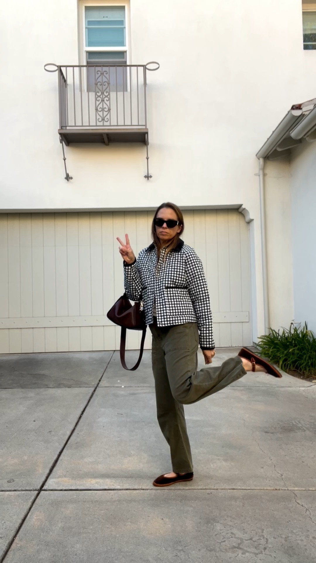 Cool girl, style, cool girl, aesthetic, New York fashion week, over 40 outfit, inspiration, easy, fall outfit, inspiration, French girl, aesthetic, barrel trousers, flattering trousers, Work trousers, barn, jacket
￼

#LTKootd #LTKOver40 #LTKSeasonal