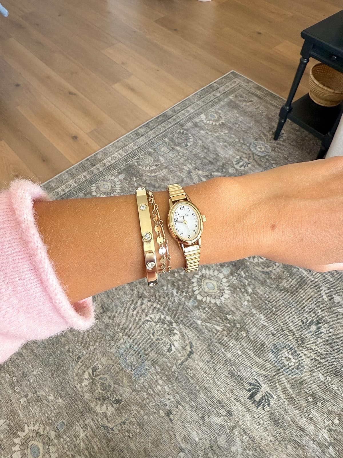Got lots of requests lately to reshare my watch. It’s been my go to this season 💛

Love how it has an elastic band. Comes in different sizes online, kids to adult wrist sizes. 