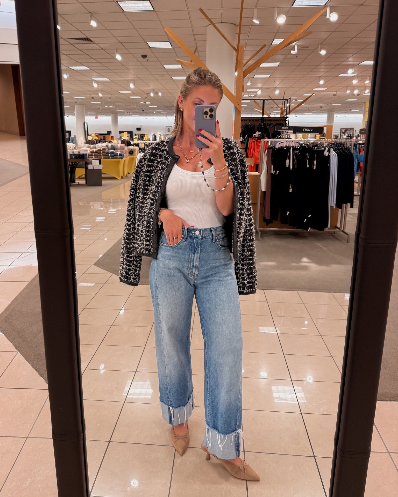 Resharing this NSale outfit because it’s just too good! XS cardigan / XS Amazon tank / 24 jeans (size down one)

Sale alert, Nordstrom sale, Nsale, denim, casual outfits, pre fall, tweed jacket, Amanda west, almost_readyblog

#LTKootd #LTKPetite #LTKSaleAlert