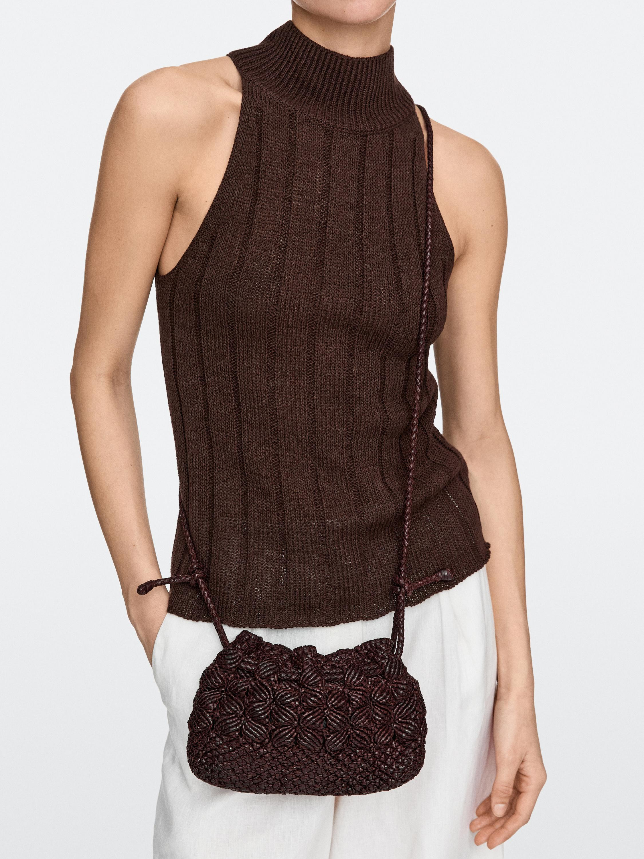 Sac pochette macram\u00e9 en cuir nappa \u00b7 Bordeaux, Noir \u00b7 V\u00eatement Ext\u00e9rieur... | Massimo Dutti FR