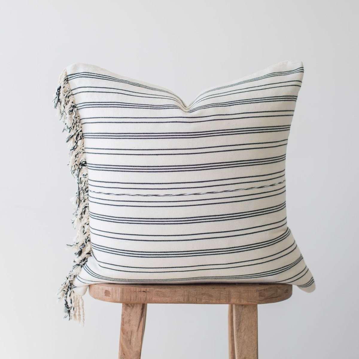 Bezi - 22" Moroccan Pillow Cover | Woven Nook