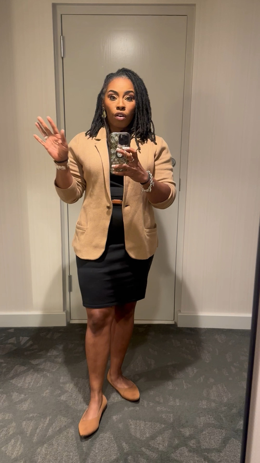 Keeping it cute and corporate ✨ Camel and black never miss — comfy enough for mingling, polished enough for the name badge moment 😌☕️
#WorkwearStyle #OOTD #OfficeChic #ProfessionalStyle #BusinessCasual #LTKWorkwear #OldNavyStyle #OOTW #StyleInspo

#LTKWorkwear #LTKBeauty #LTKStyleTip