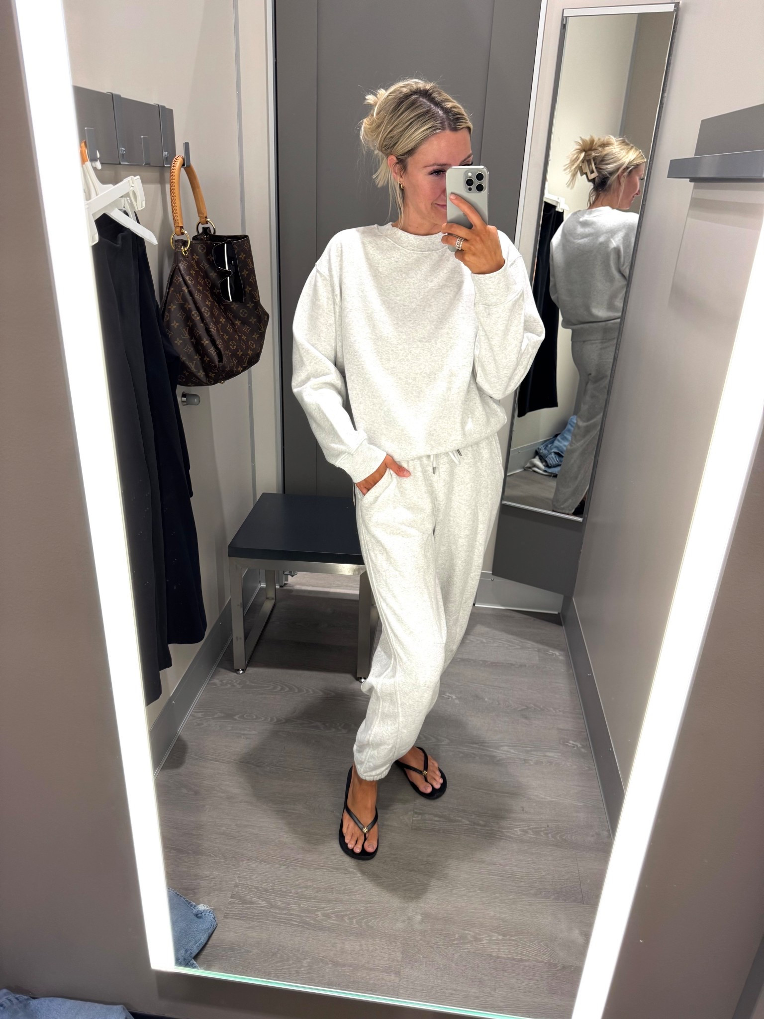 Obsessed 😍 
Wearing small in sweatshirt and bottoms!

#LTKTravel #LTKActive #LTKStyleTip
