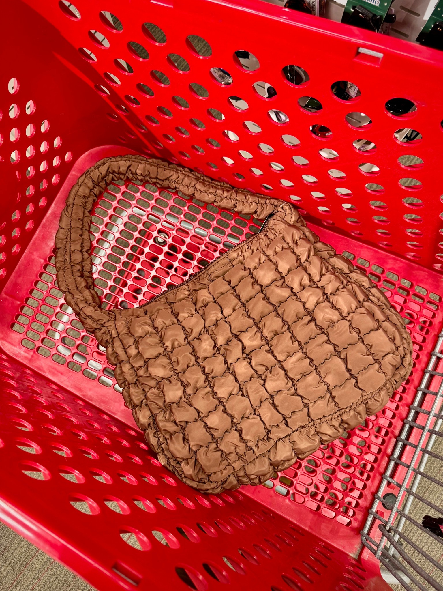 Looks exactly like the FP puffer bags at a fraction of the cost!! Comes in lots of colors! 

#LTKFindsUnder50 #LTKActive #LTKmomlife