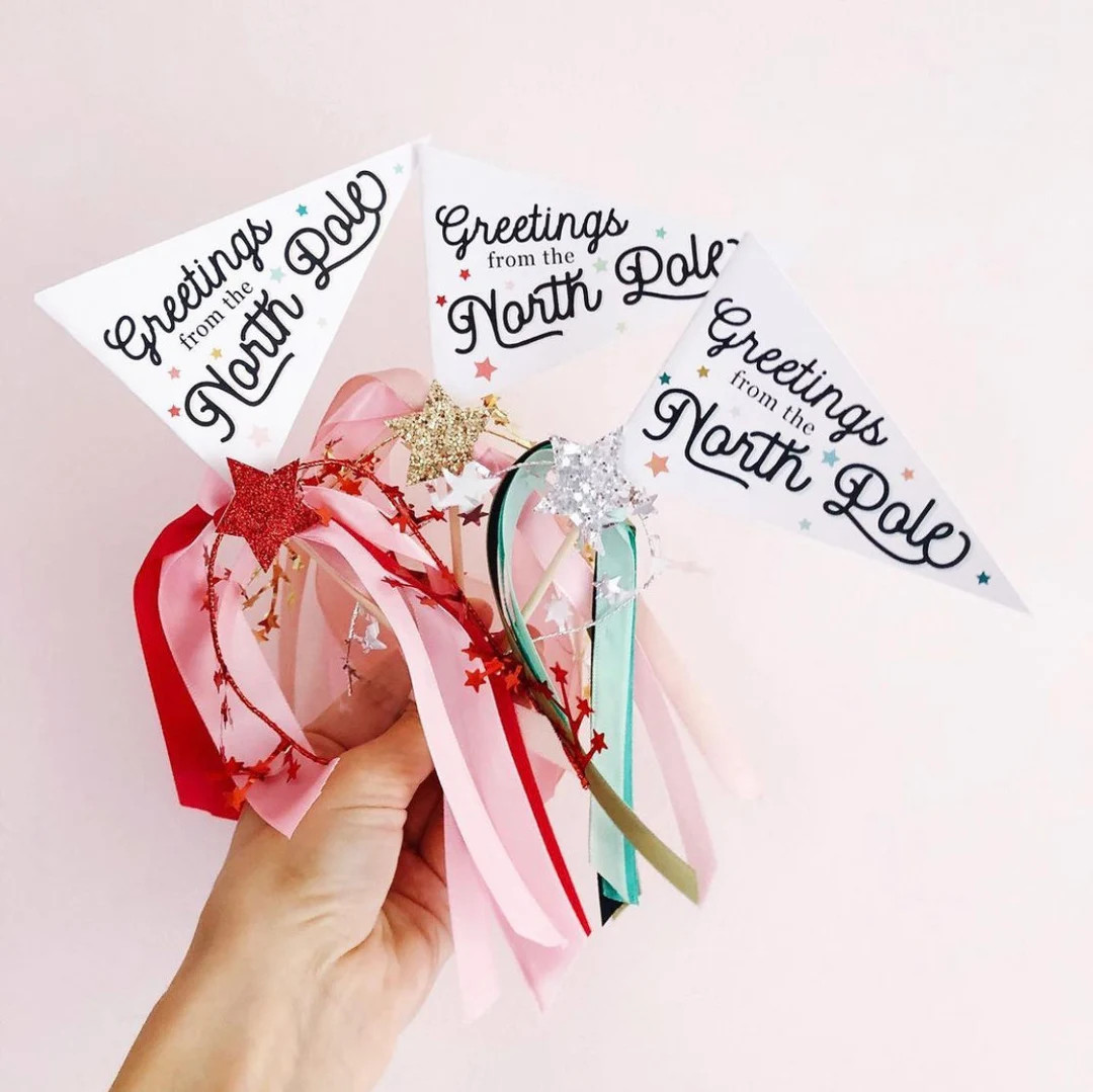 Greetings from the North Pole Flag Printables // Holiday Christmas flags | Etsy (US)